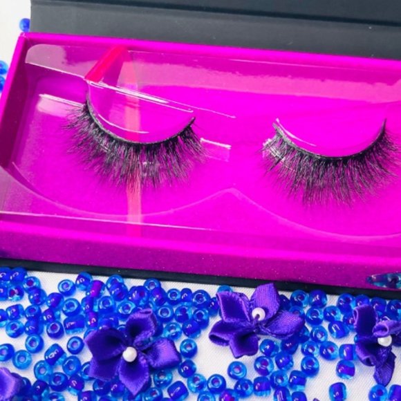 100% 3D Mink Lashes - Picture 3 of 4